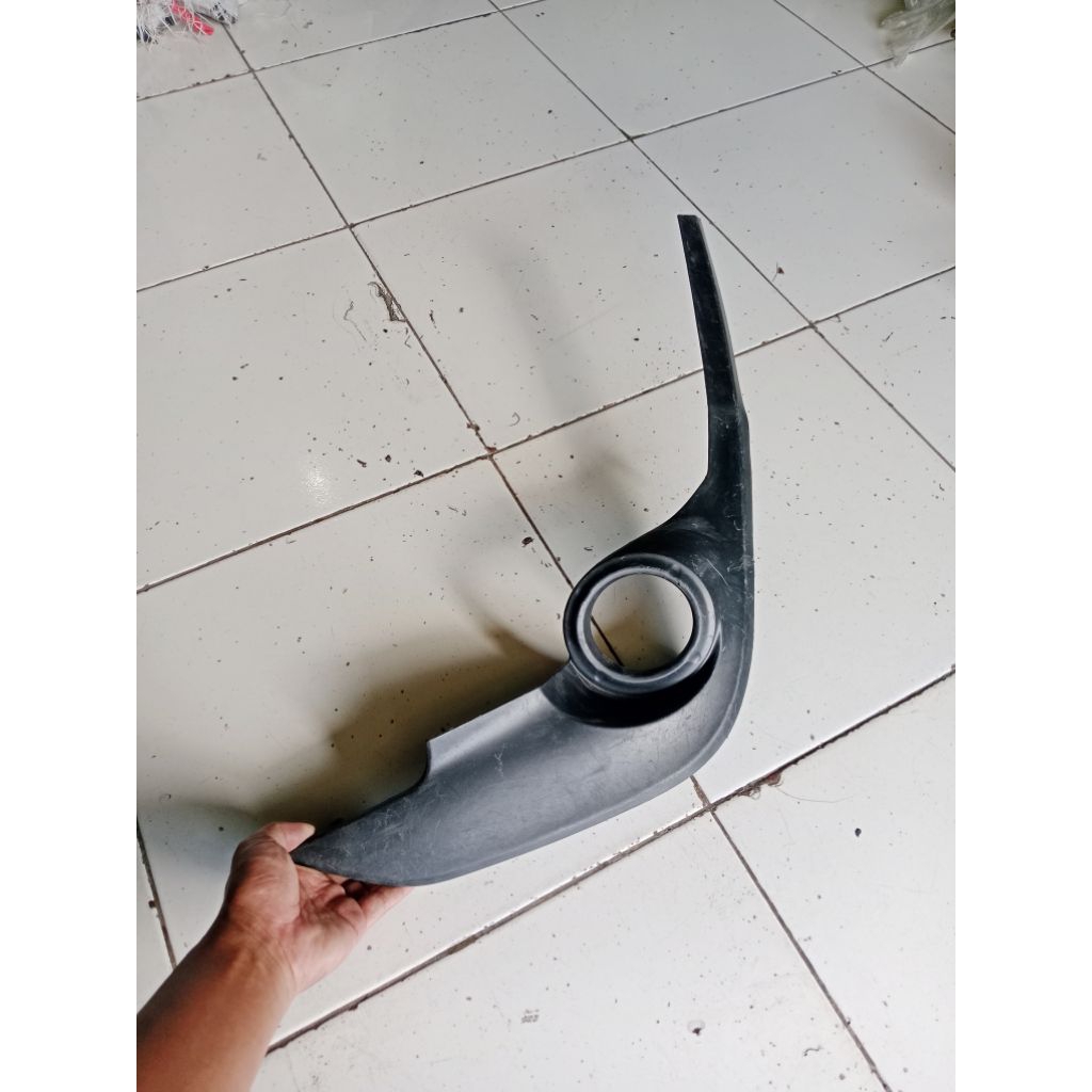 cover foglamp kiri Toyota Sienta bekas original