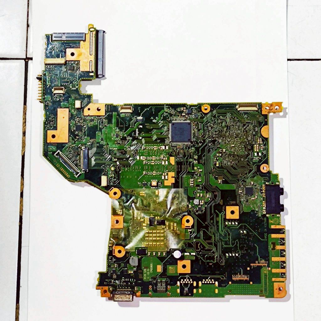 Mobo Motherboard Fujitsu Lifebook A573 / G FMVA03002 Kondisi Mati