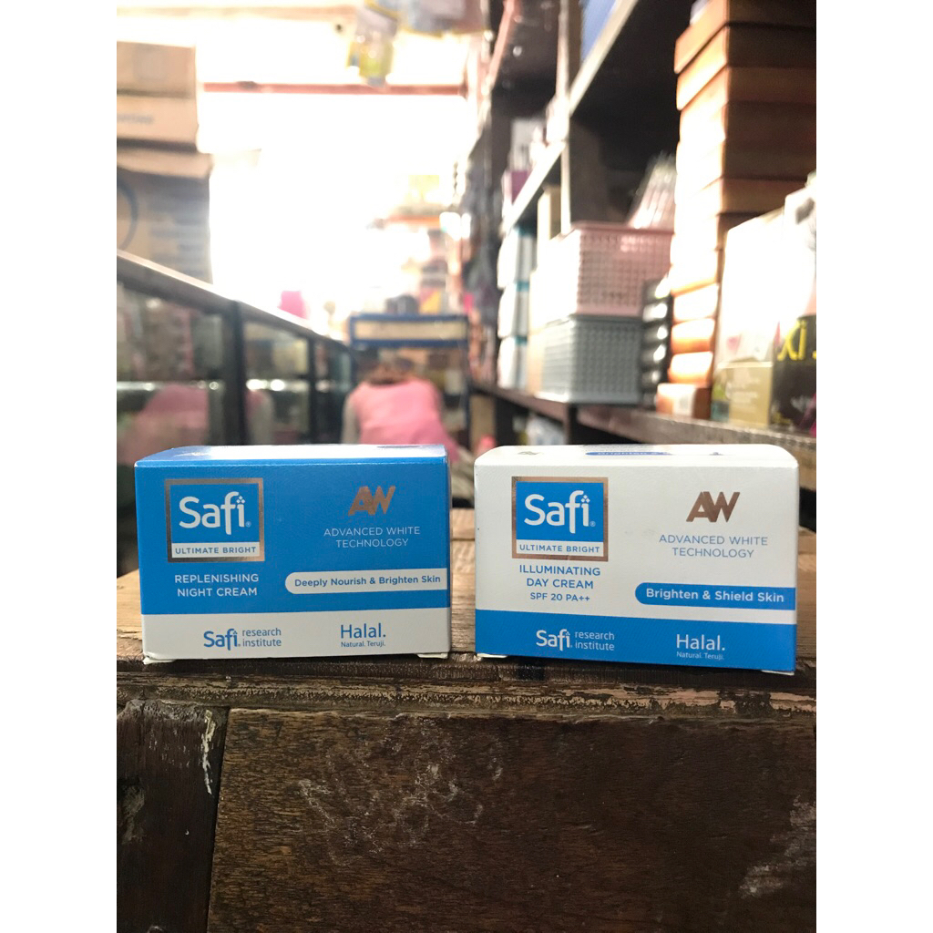 Safi Ultimate Bright - Paket Krim Wajah Day Cream SPF 15 PA++ dan Night Cream 25gr