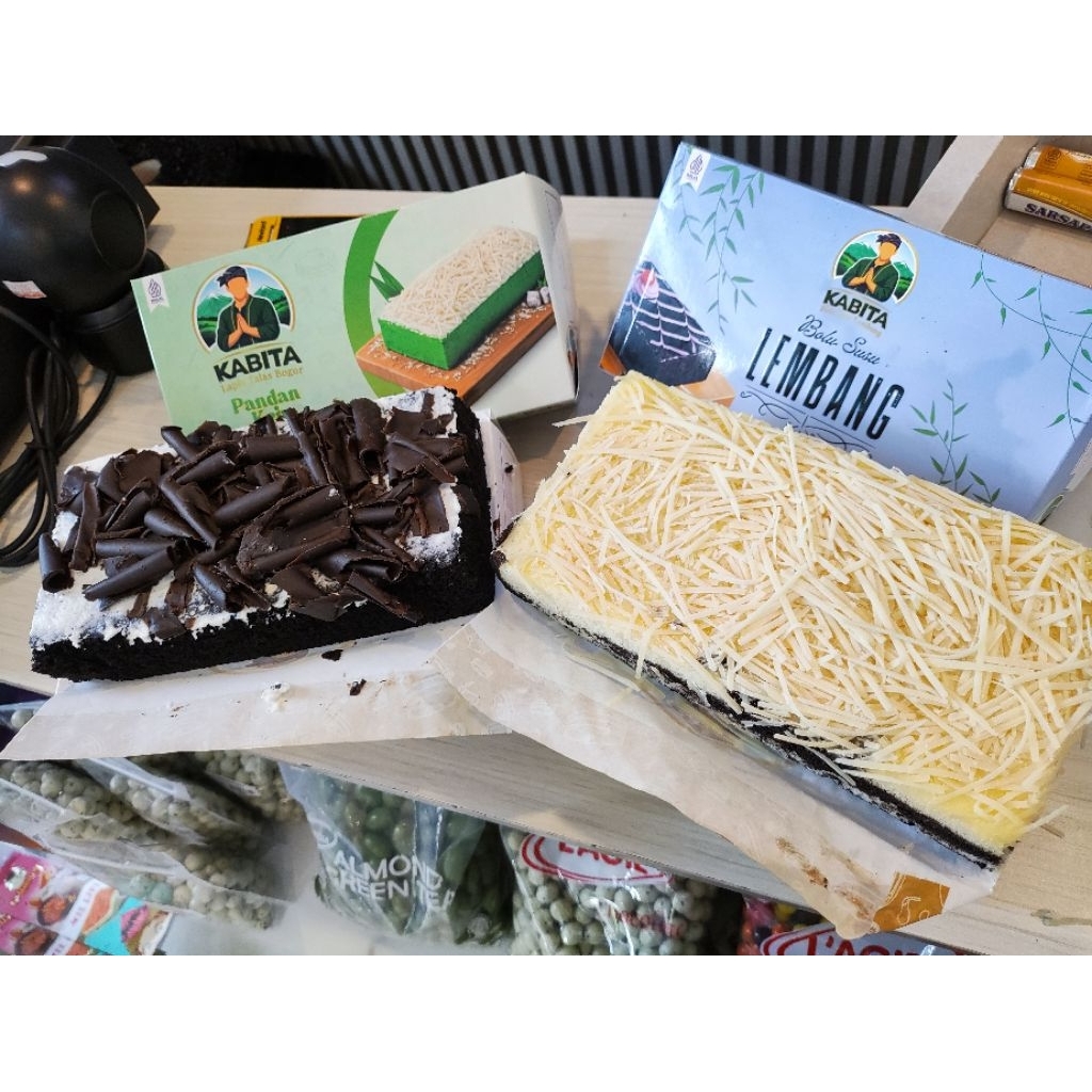 BOLU KUKUS KABITA DENGAN VARIAN BLACK FOREST, COKLAT, RED VELVET, ORIGINAL KEJU, PANDAN, ORIGINAL SU