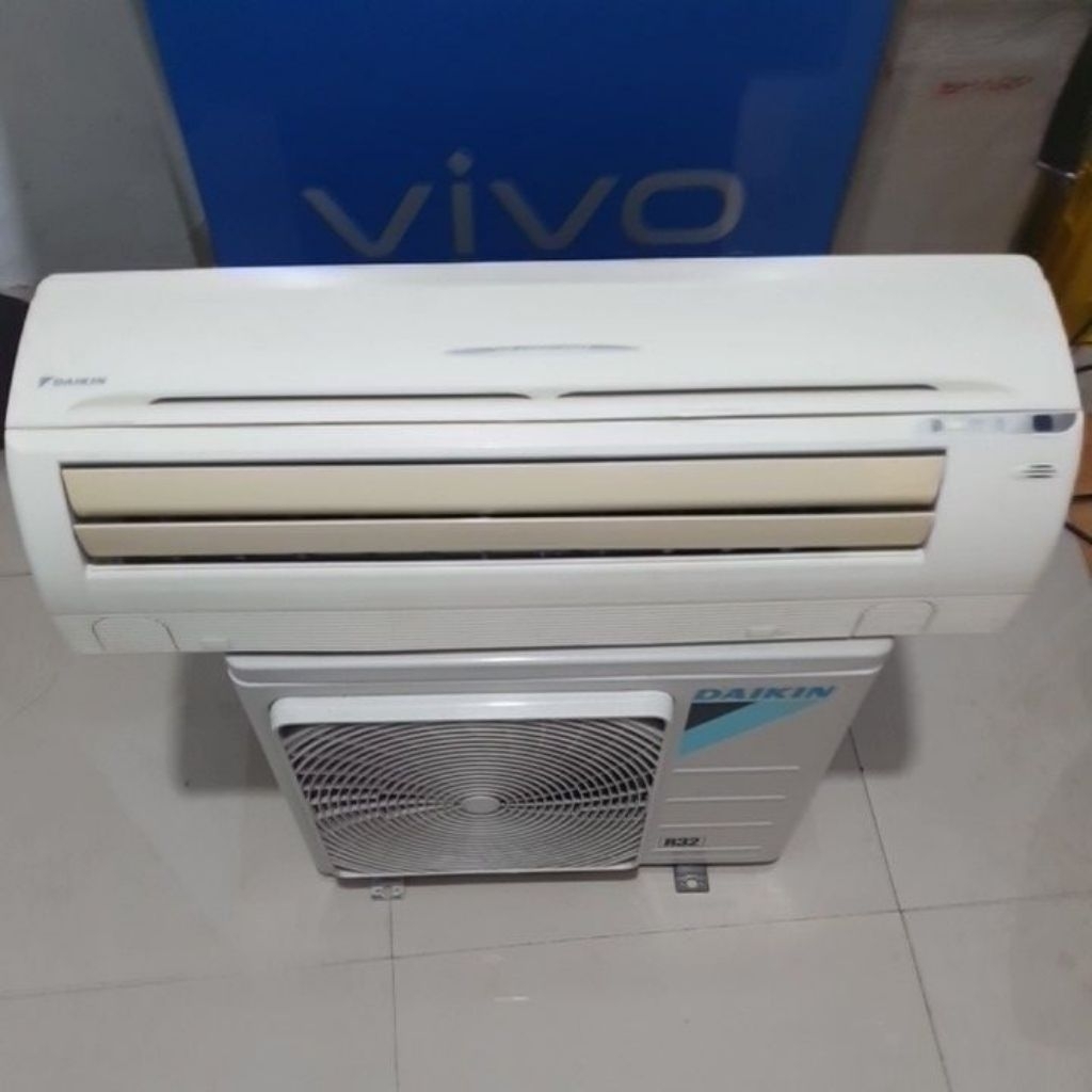 Second Ac Daikin 1pk ( dingin Top)
