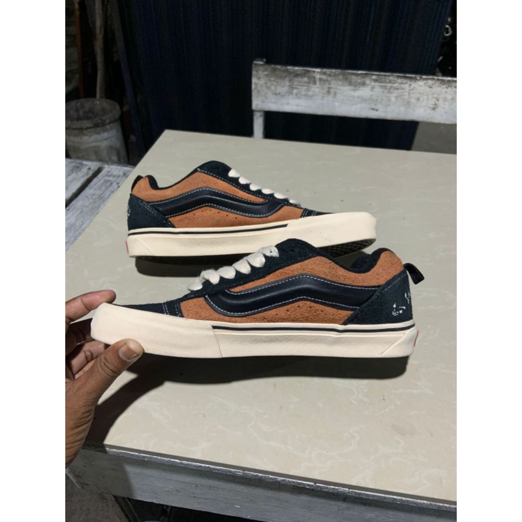 Vans Knu Skool x Disner 100 Scar Black Brown