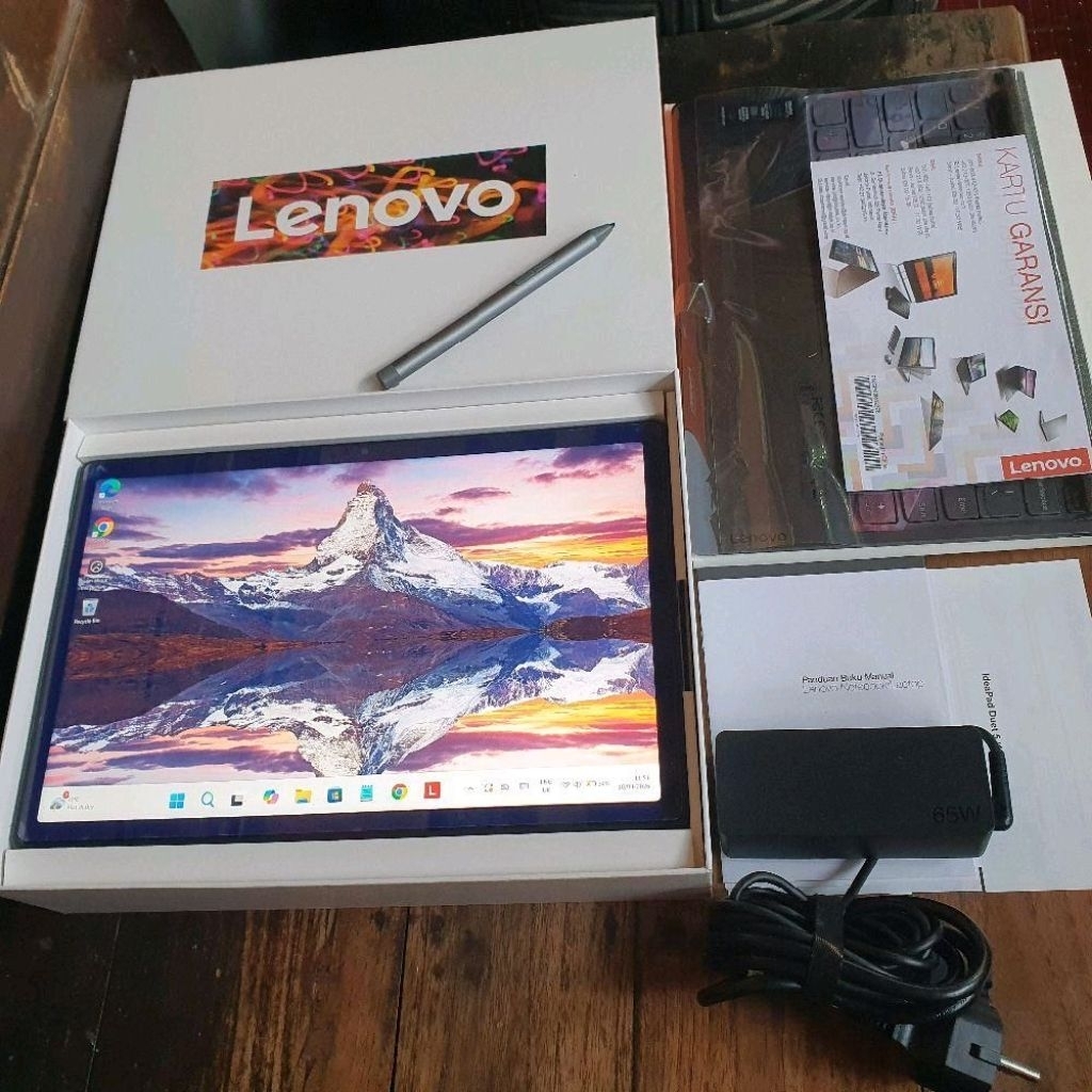 Lenovo IdeaPad Duet 5 Tablet Windows 2-in-1 + Keyboard Stylus Istimewa 16/512 i7 Gen 12