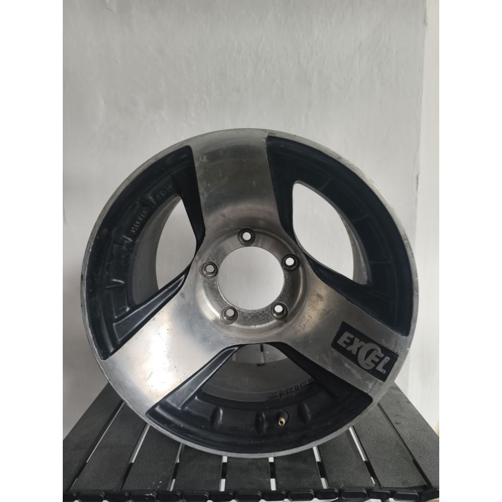 VELG SEREP RALLY 8,5 INCH escudo feroza taft katana Ring 15 5x139.7 Bekas