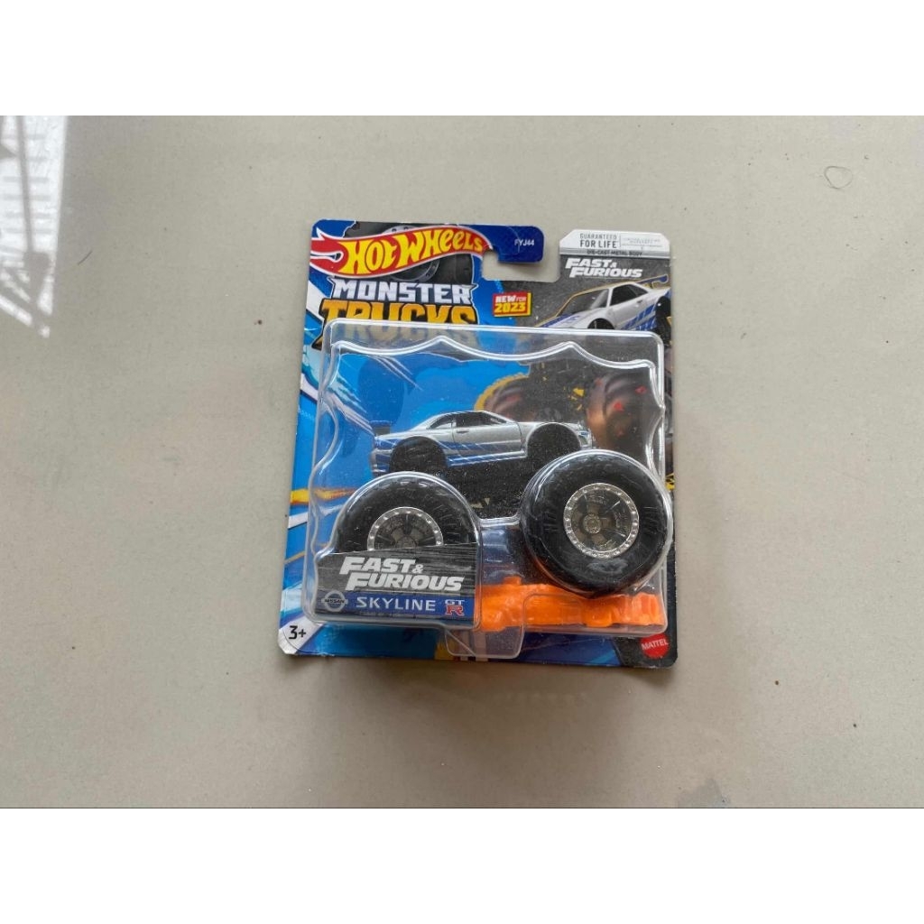 Hot Wheels Monster Truck Nissan Skyline GTR
