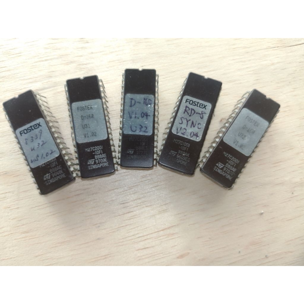 IC Chip M27C2001-10F1 Original - Bekas Copotan Perangkat Audio/Synthesizer