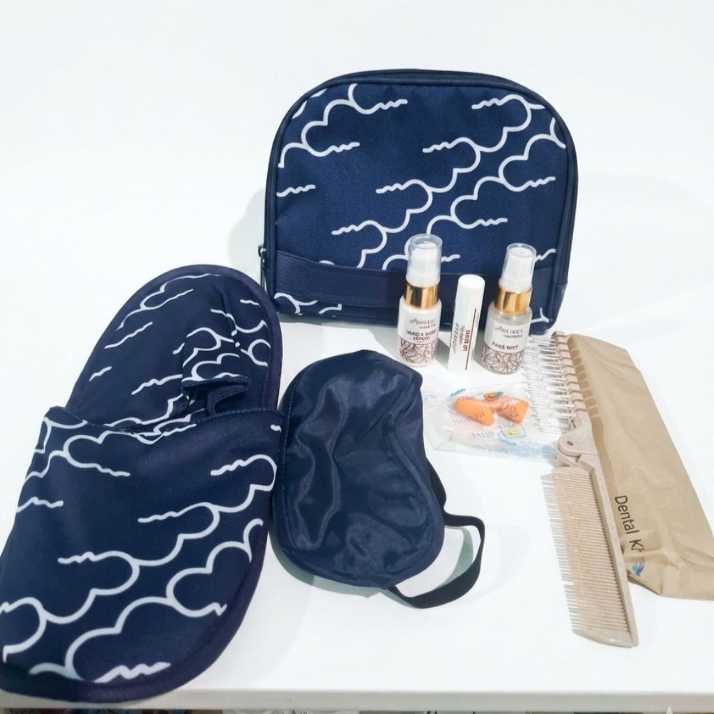  amenity kit kelas bisnis Garuda Indonesia