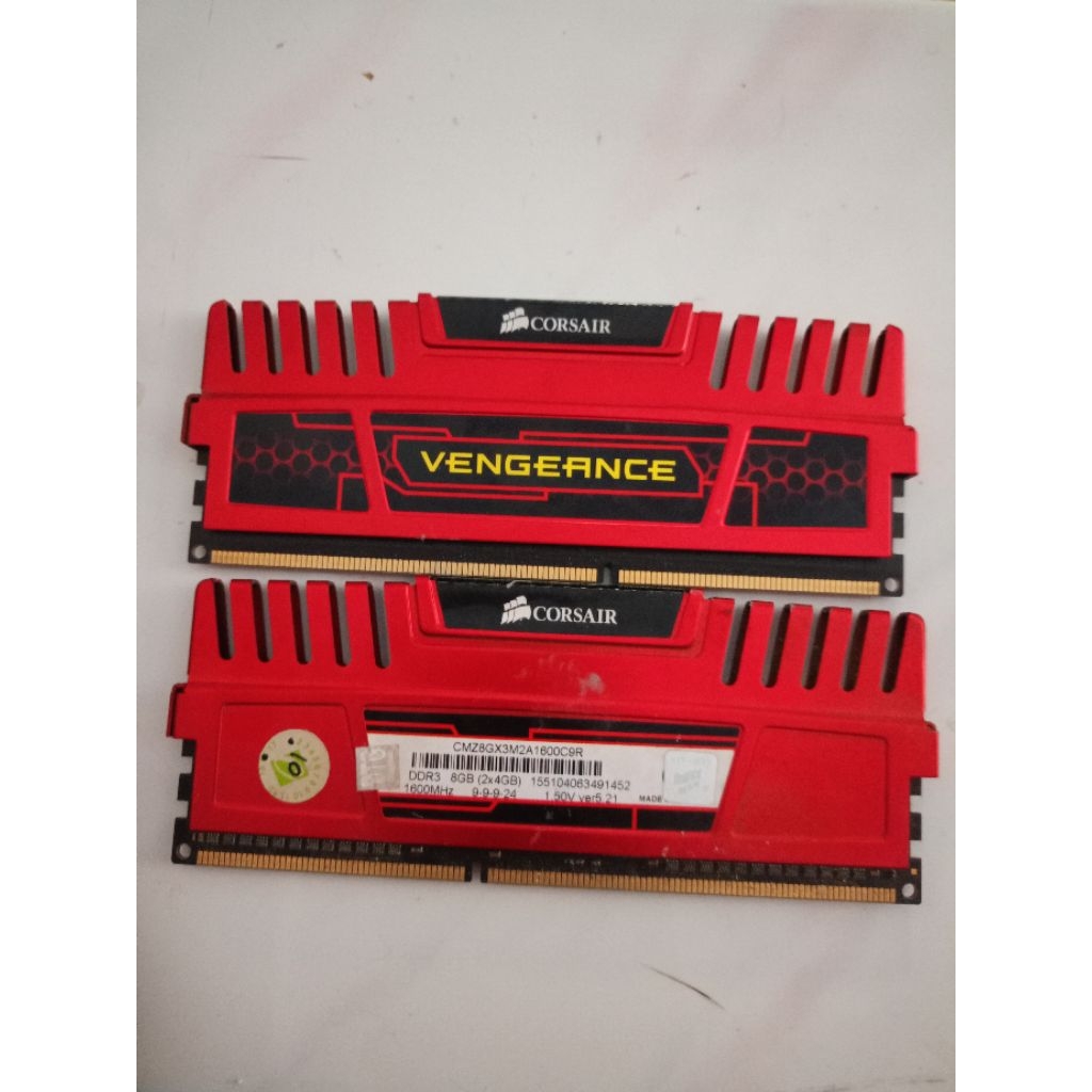 RAM 8 GB  Corsair Vengeance DDR3 1600MHz Second