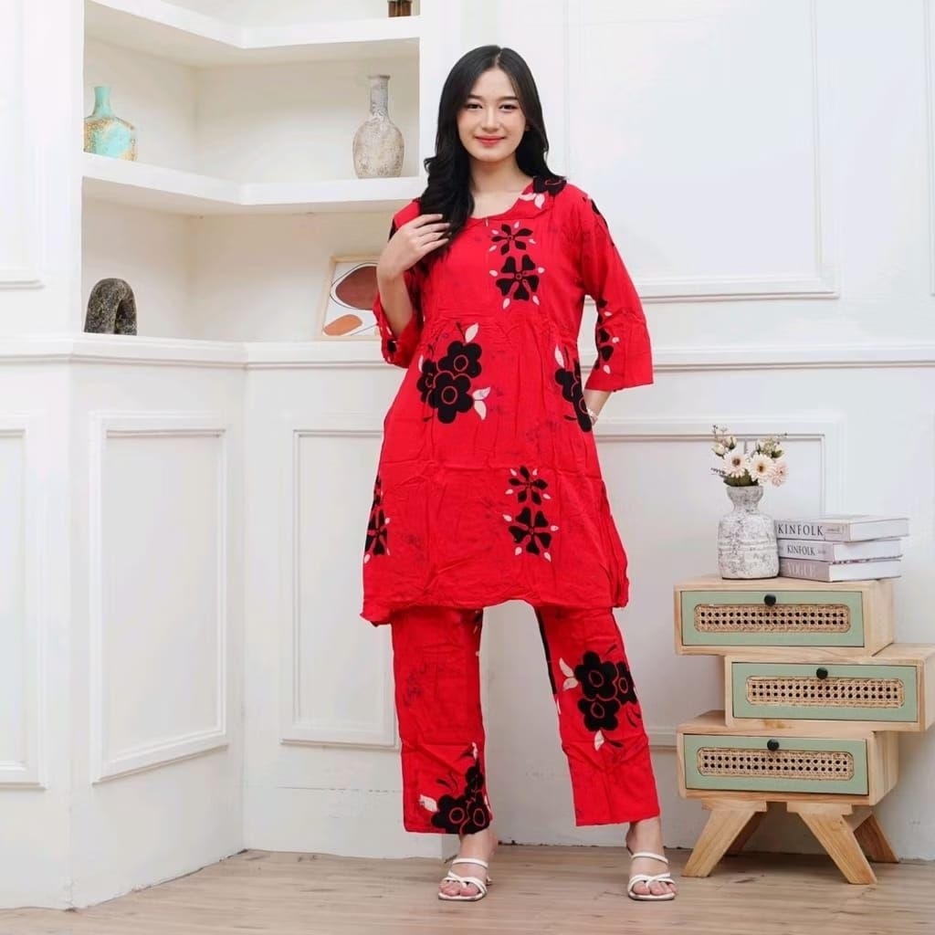 Setelan Celana Panjang Tunik Safira Motif Bunga Hitam Busui Batik Pekalongan