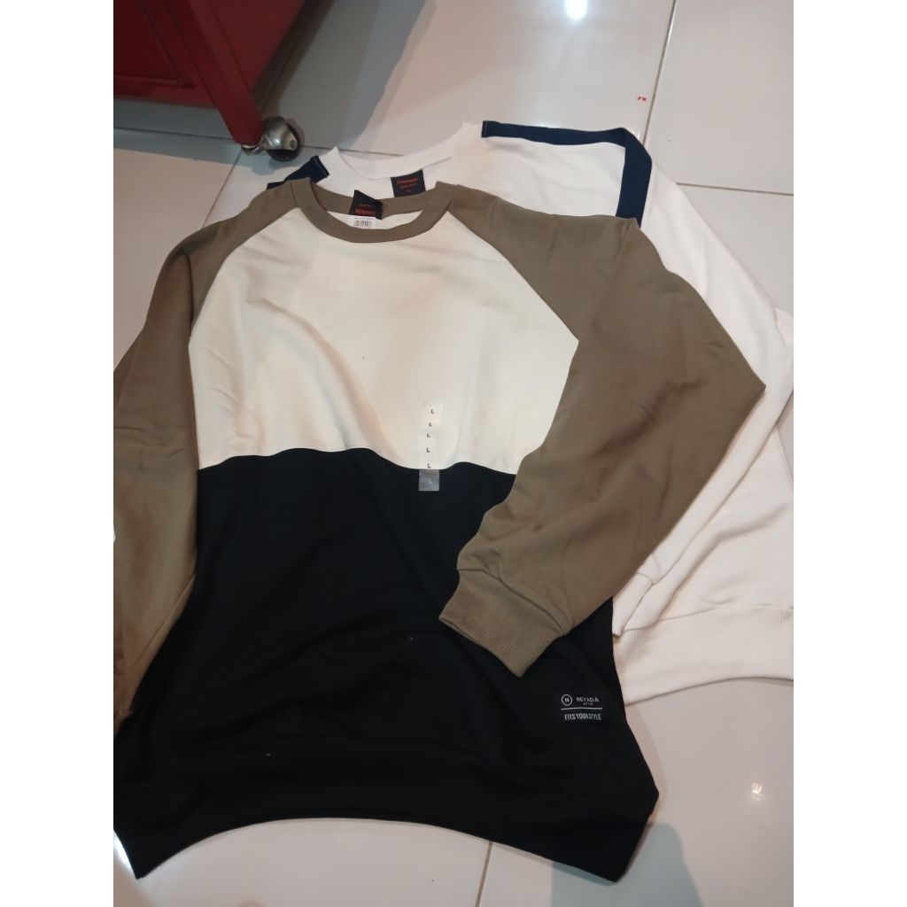 SWEATER NEV4dA / Details / zes