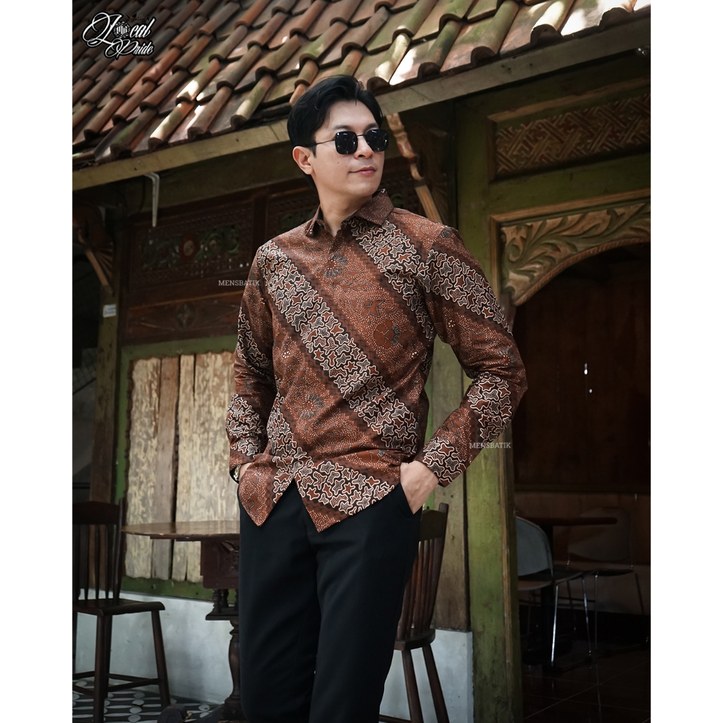 MENSBATIK - PARANG MANGGALA III - Batik Slimfit Lengan Panjang - Gaya Tegas & Berwibawa Modern