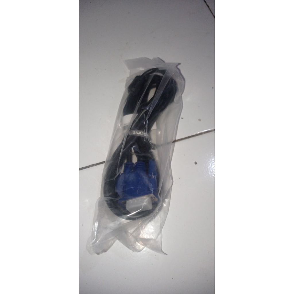 KABEL VGA TO VGA UNTUK MENGHUBUNGKAN KOMPUTER/LAPTOP DENGAN MONITOR