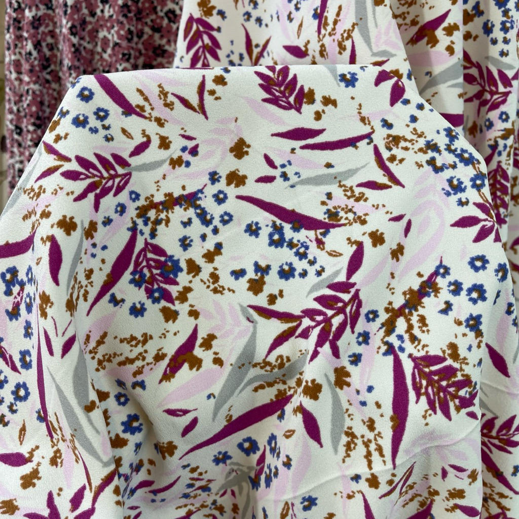 kain satin crepe motif bunga kecil premium - kain satin crepe original - kain satin silk style - kai