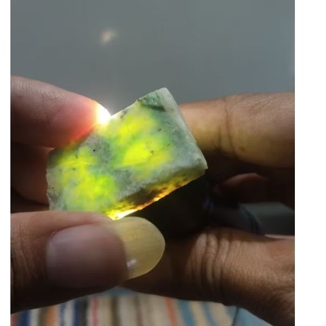 Batu Giok Aceh Kj. nefrit jade
