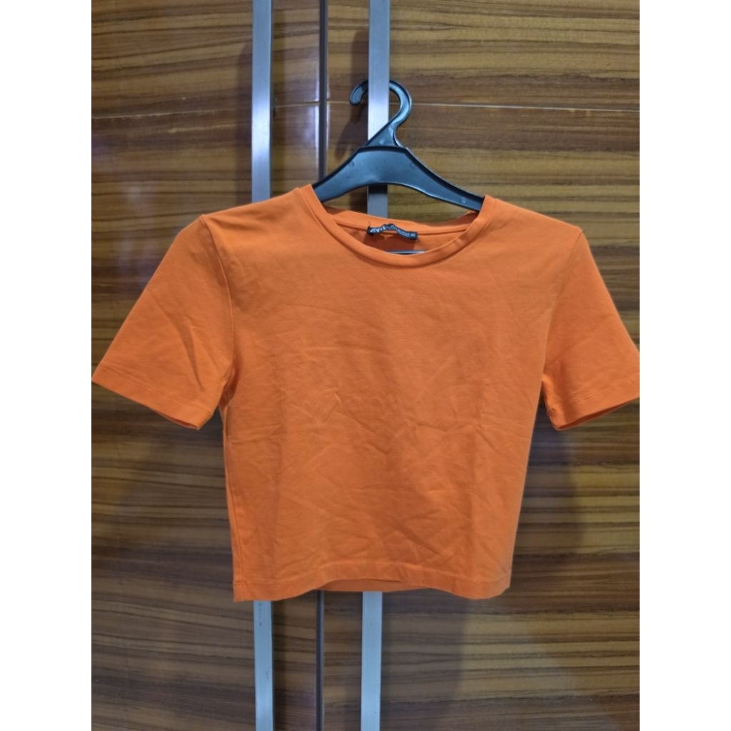 Atasan Wanita ZARA Orange Crop Top Preloved Size XS Kaos Pendek Wanita