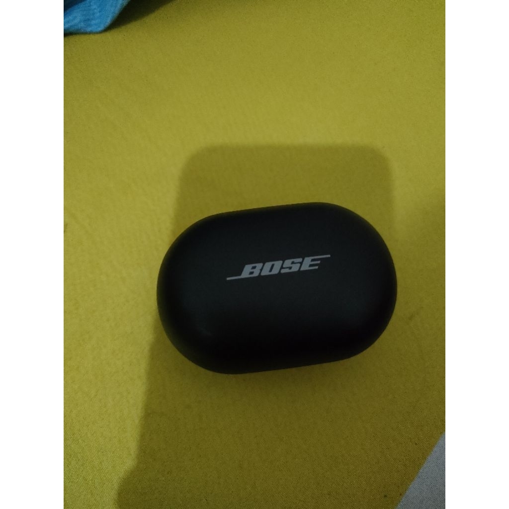 Bose Quietcomfort earphone