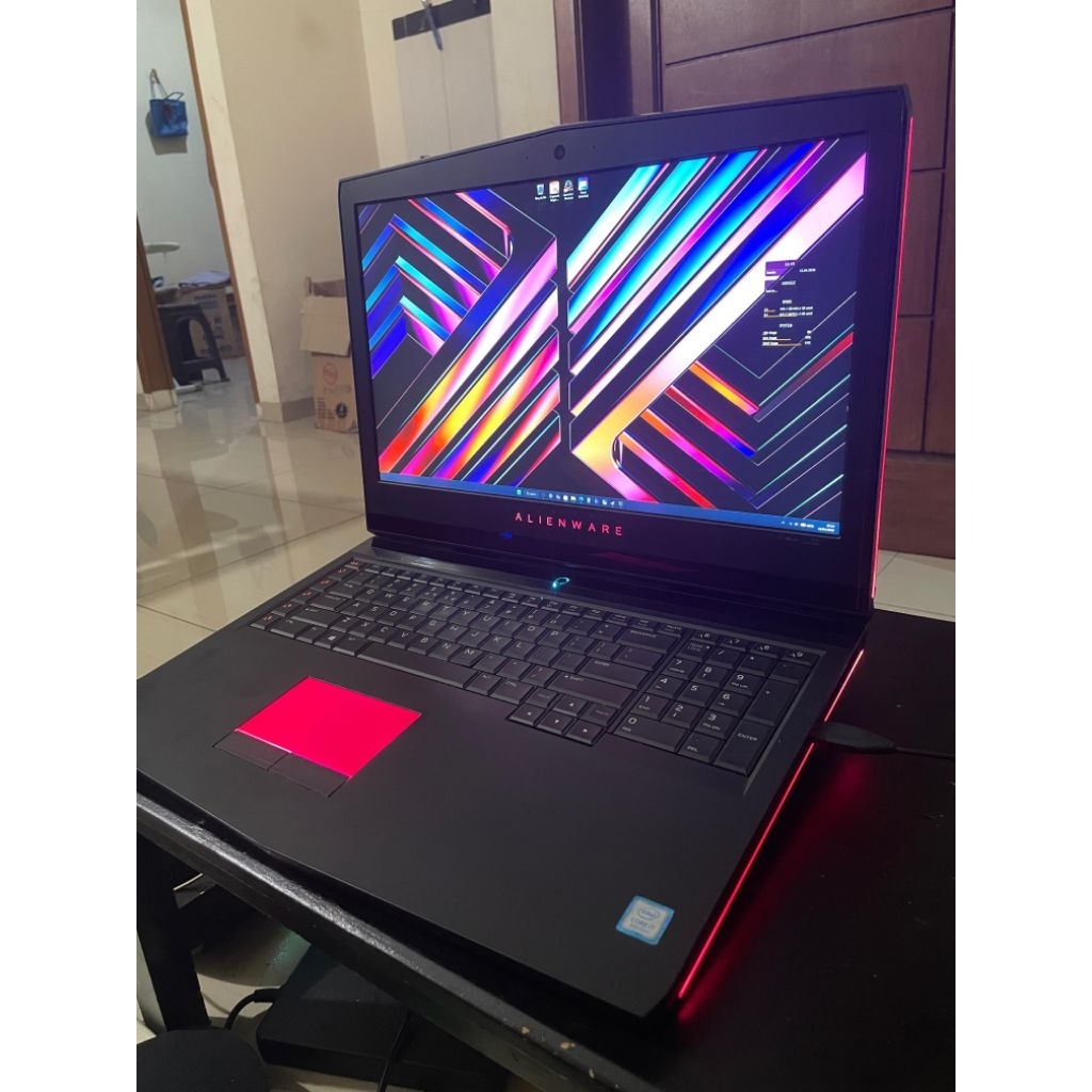 Laptop Gaming Premium Alienware 17 R5 Core i7 8750H/ 16GB DDR4/ SSD 480GB/ HDD 1TB/ GTX 1070 8GB