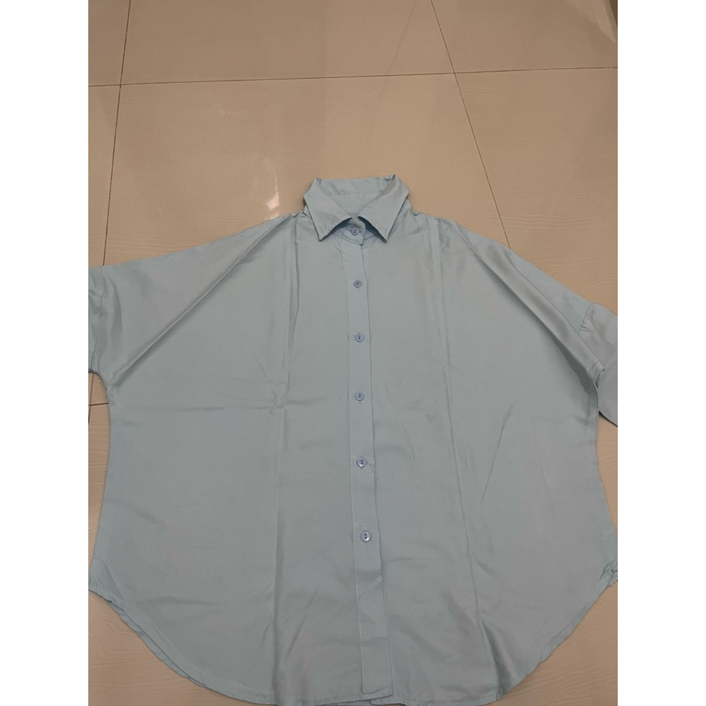Kemeja wanita biru langit oversize