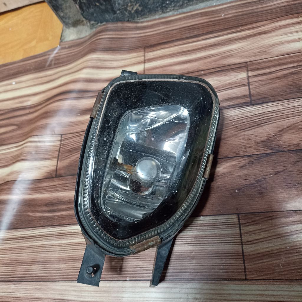 Lampu Foglamp Mercedes-Benz W211 Sebelah Kanan