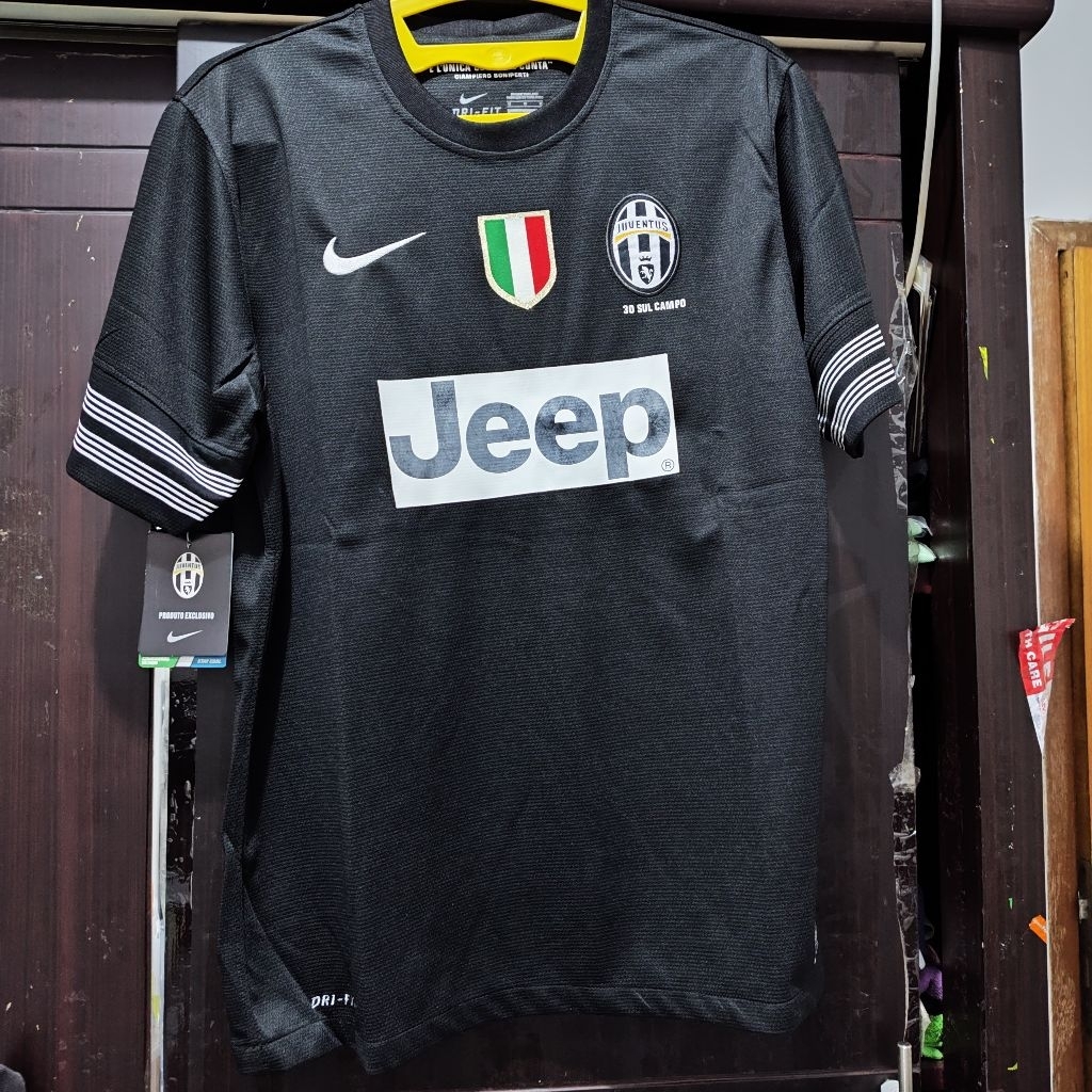 jersey bola retro juventus 2012/13 away made in Thailand grade AAA - ukuran M