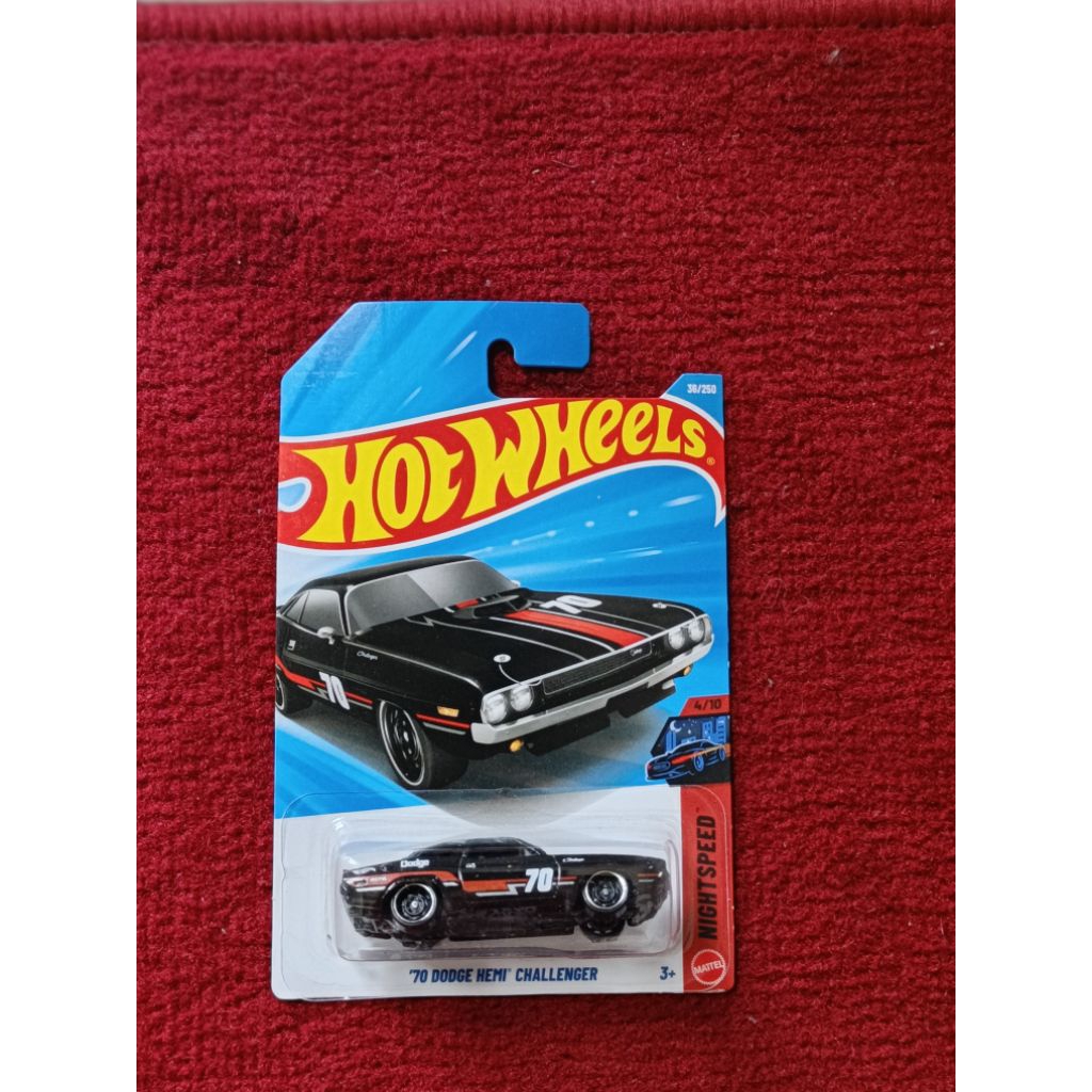 Hot wheels Dodge Hemi challenger 70