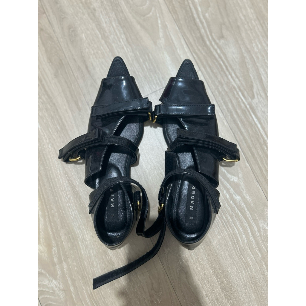 preloved sepatu mader