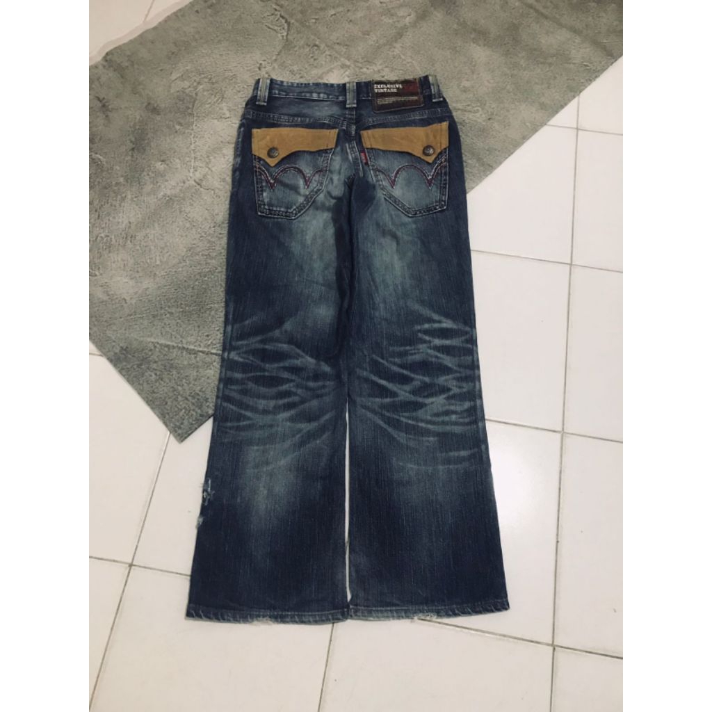 jeans fedding