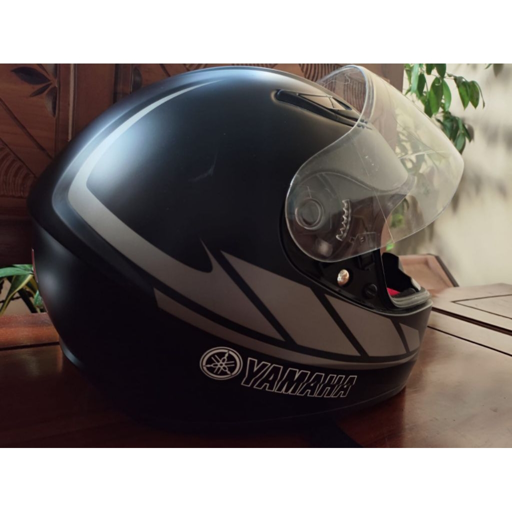 Helm full face yamaha
