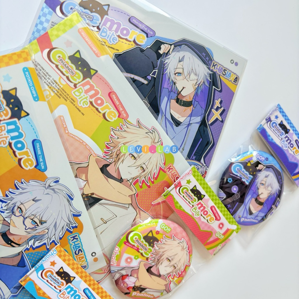 FANMERCH TRIPLE PHAINON POSTCARD BADGE