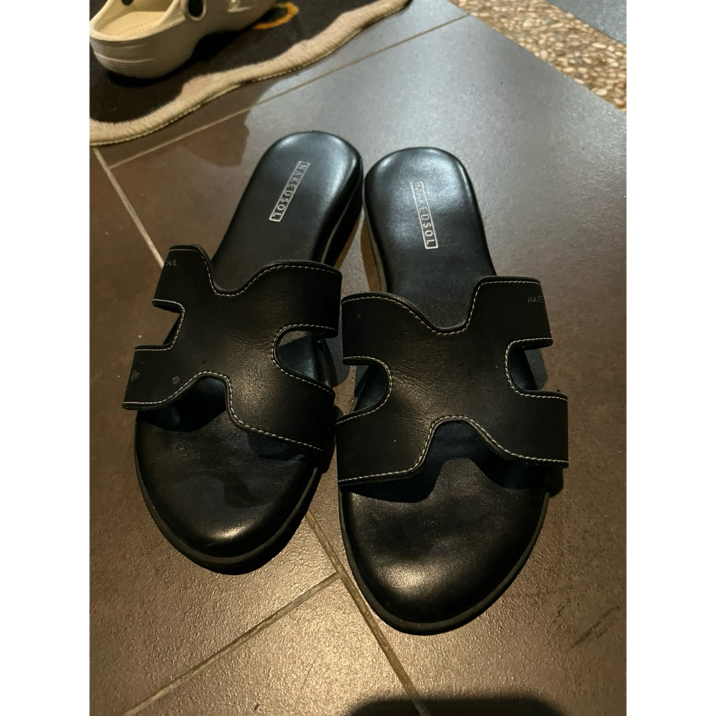 preloved sandal eden nakedsol black size 37