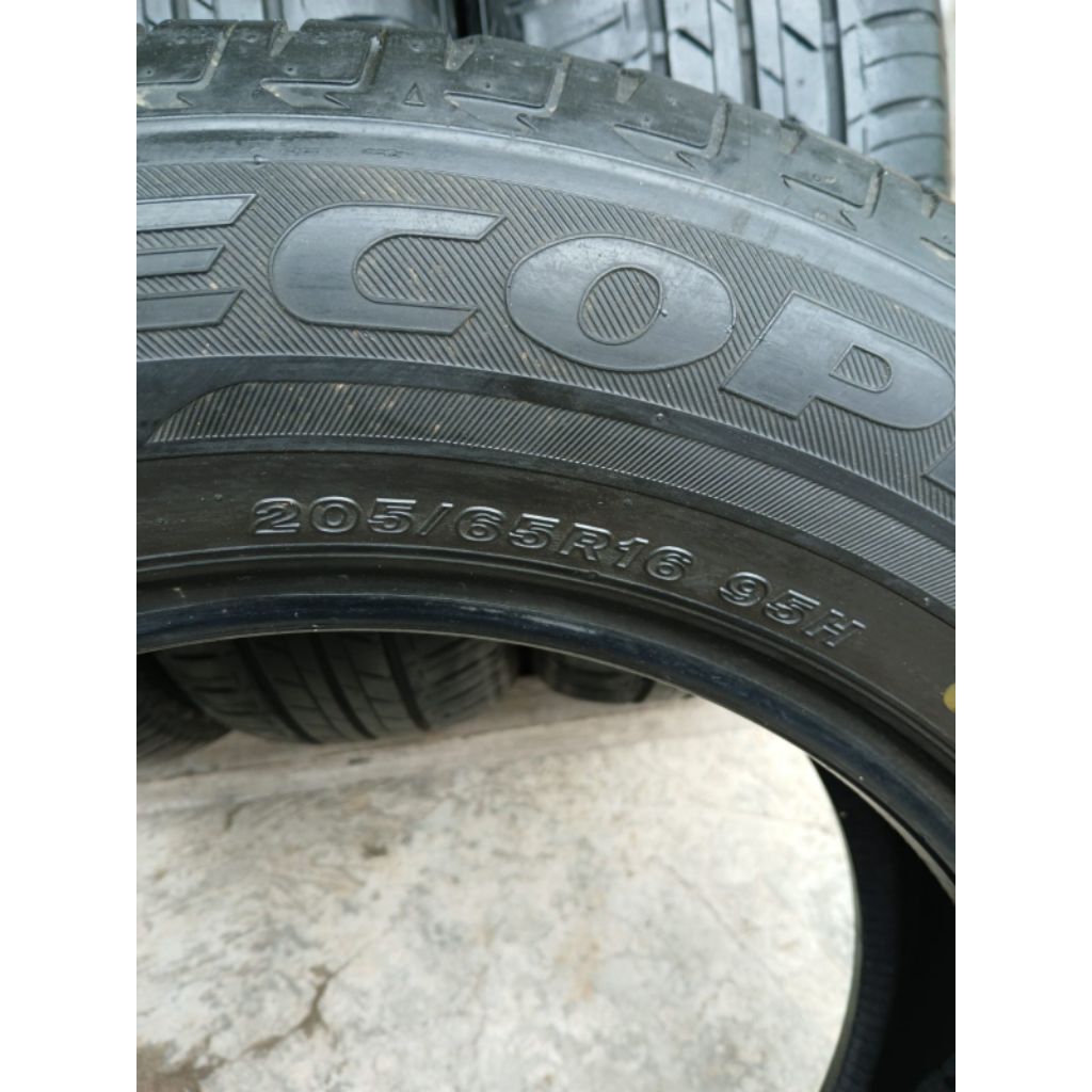 Ban Bridgestone 205/65 R16
