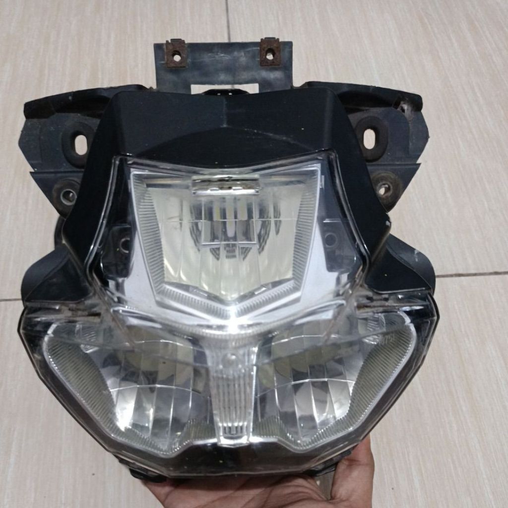 lampu depan yamaha Xabre original