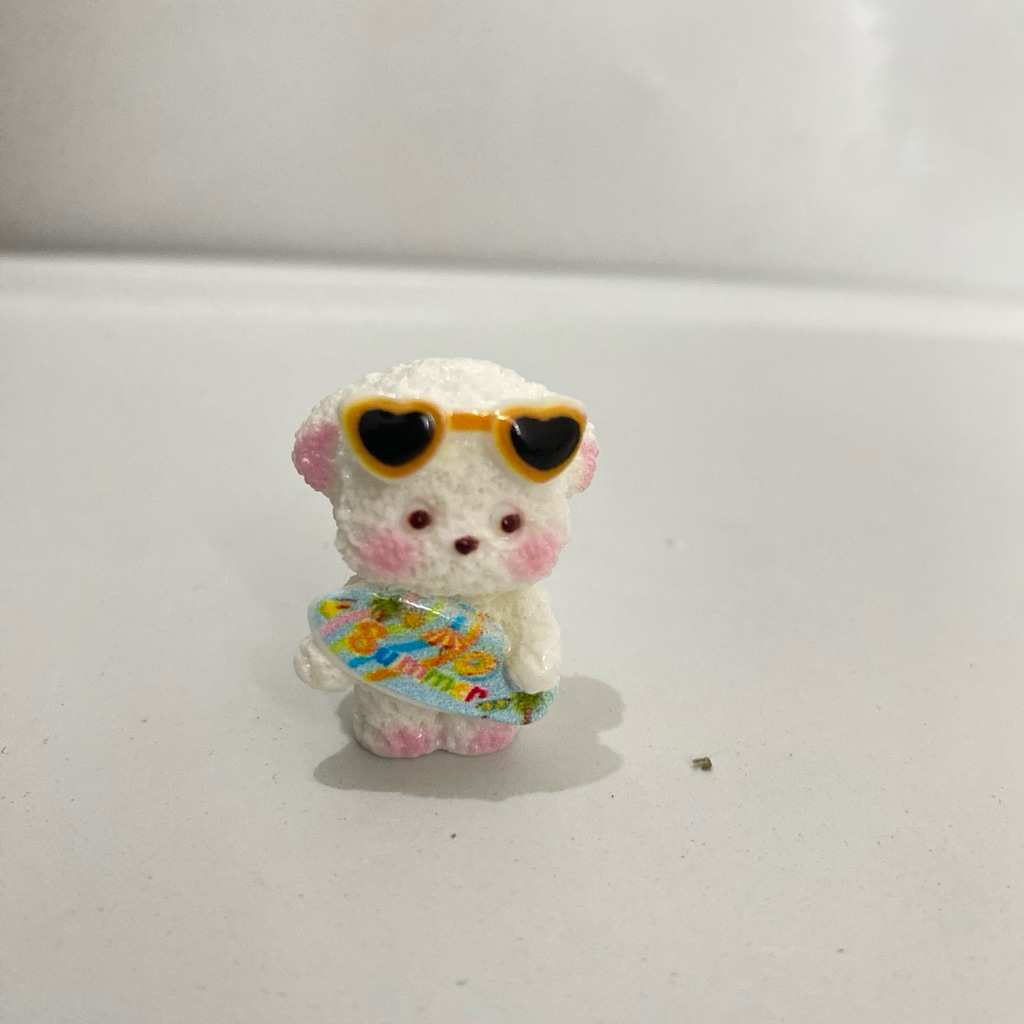 MAINAN ANAK MINI FIGURE GUGUK SELANCAR KACAMATA LOVE MINIATUR CLAY LUCU