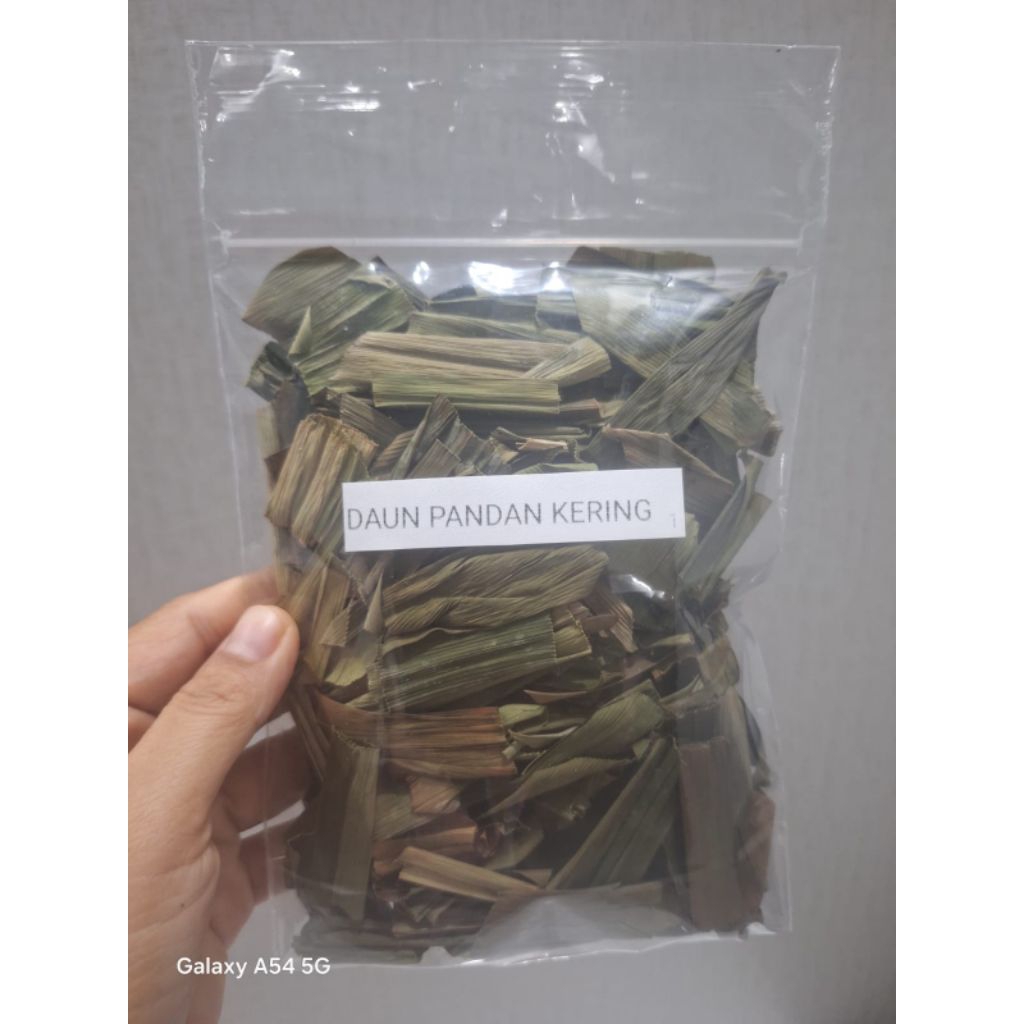 Daun Pandan wangi kering