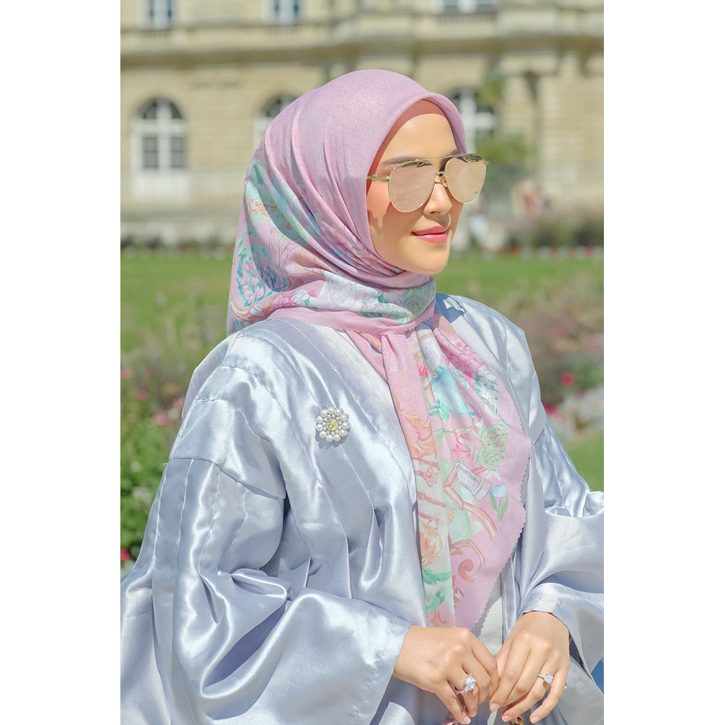 Buttonscarves the wonderland series- pink nectar (preloved)