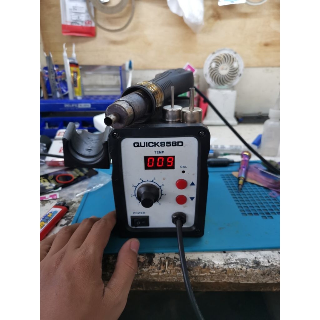 SOLDER UAP QUICK 858D