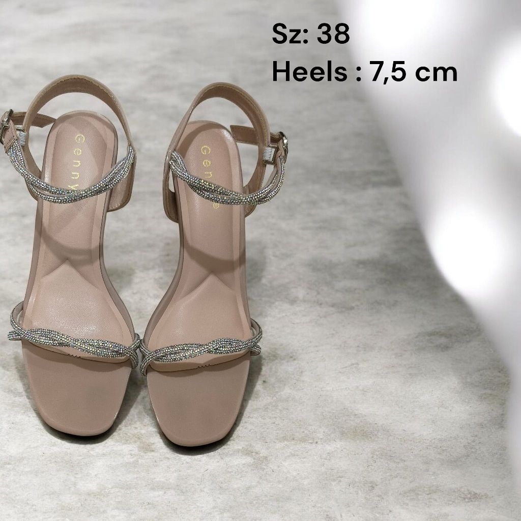 sepatu sandal genny