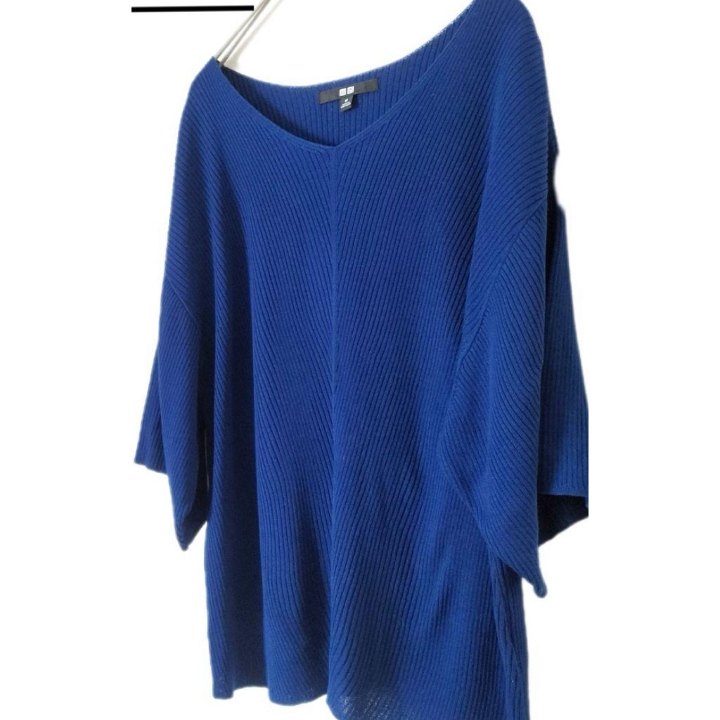 soft knit rajut lidi birel size M branded by uniqlo
