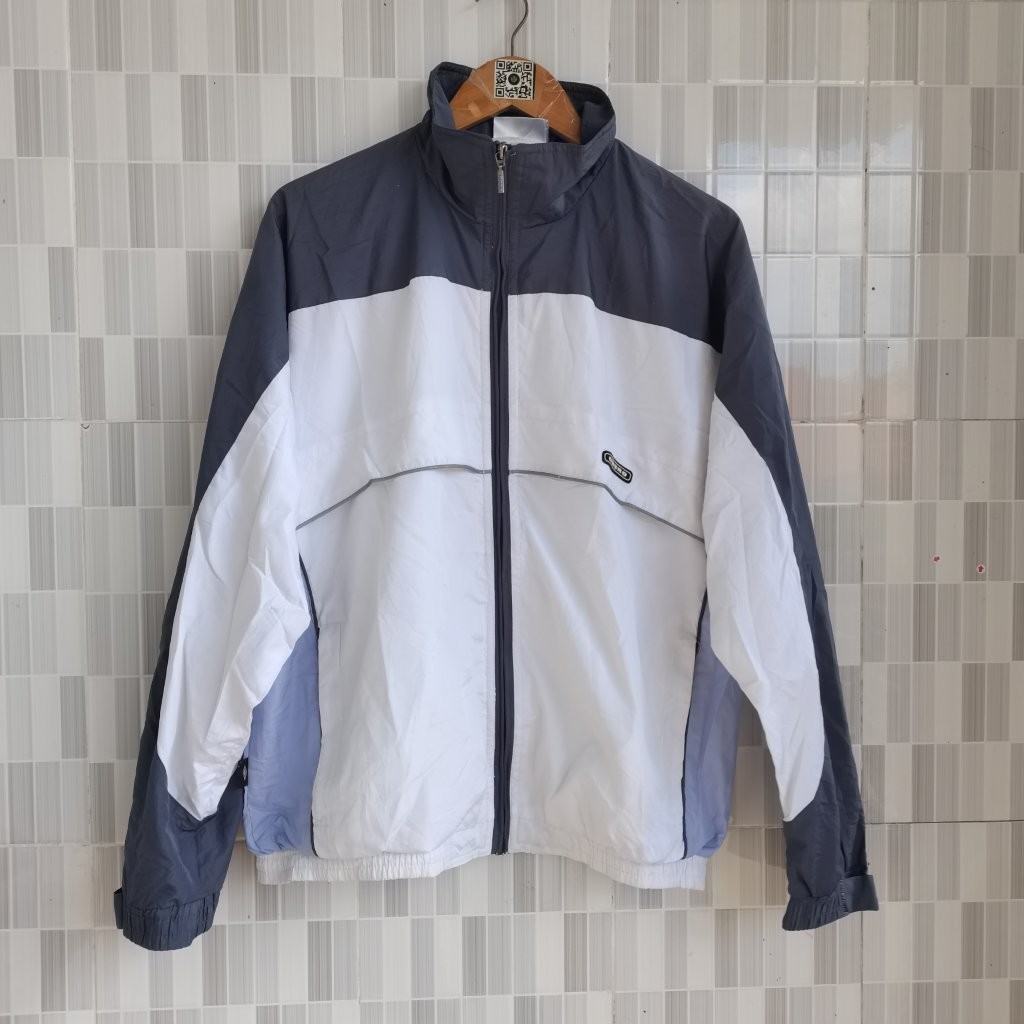 A857. WINDBREAKER UMBRO TWO TONE SIZE XL PRELOVED