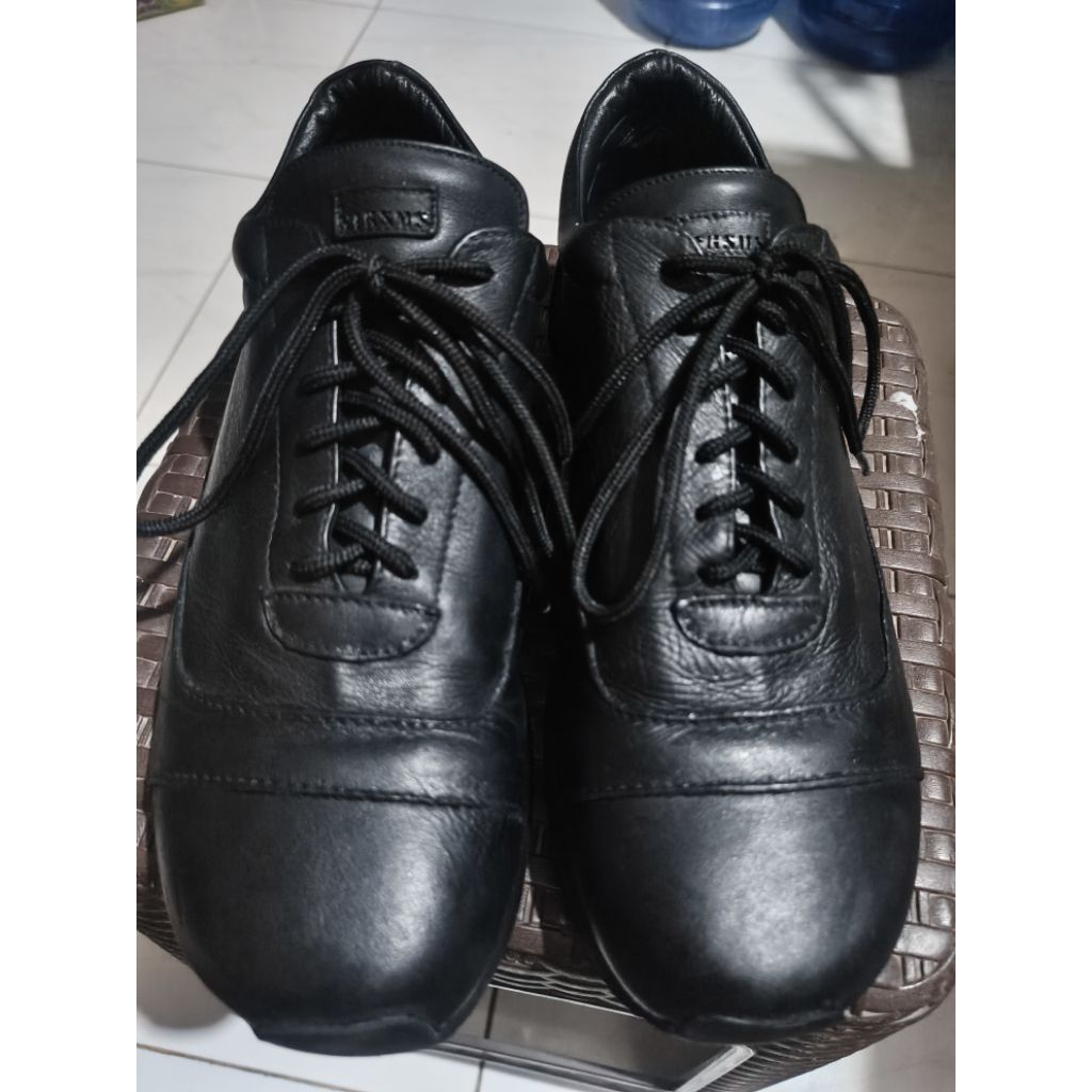 Sepatu Second Versace size 40 Made in italy