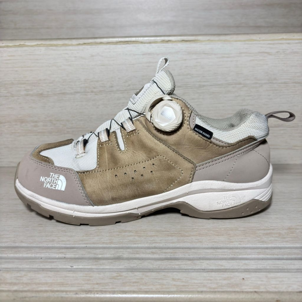 SEPATU OUTDOOR TREKKING HIKING & RUNNING TNF BOA SYSTEM / TALI PUTAR SECOND ORIGINAL  [ MURAH ]