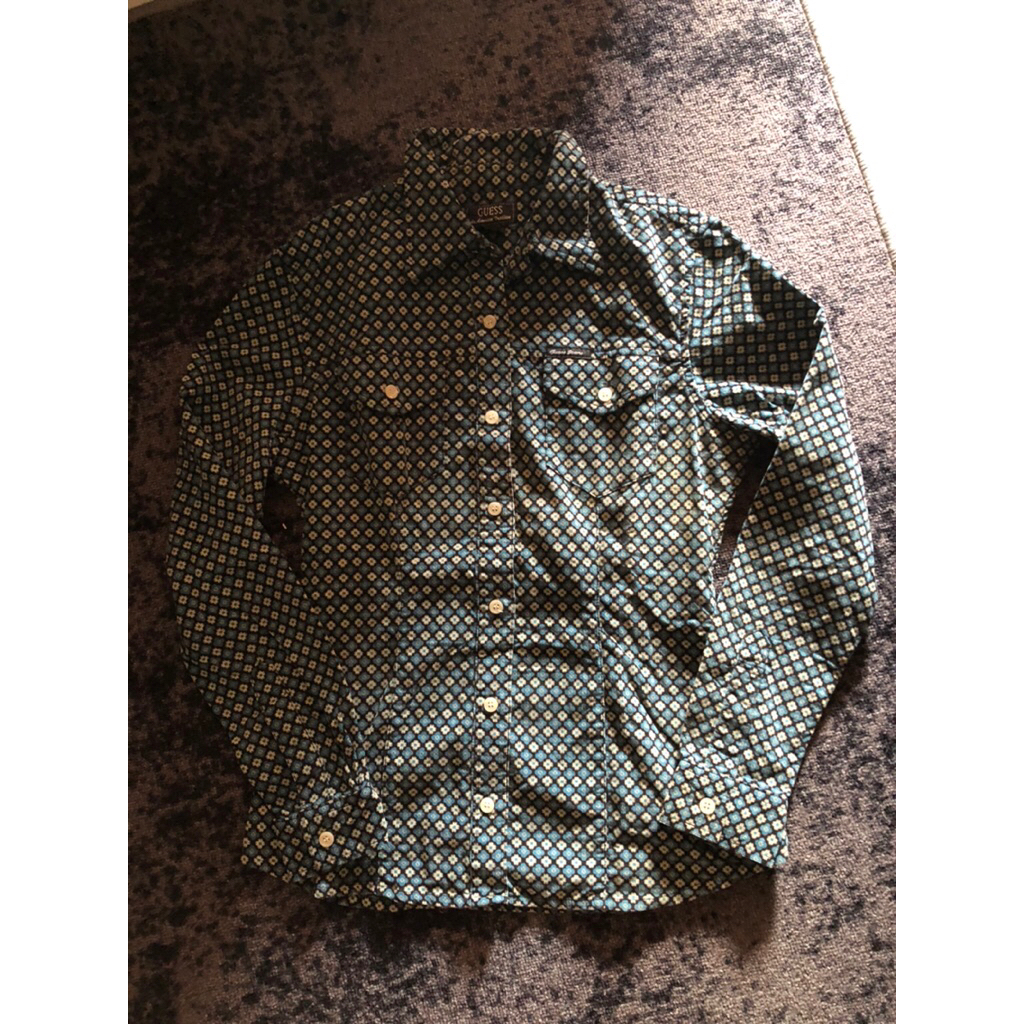 kemeja guess