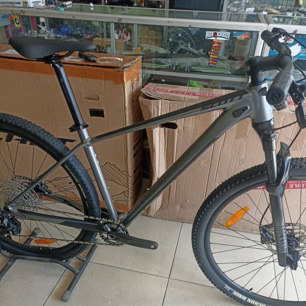 sepeda gunung mtb full bike scott scale 965 size M