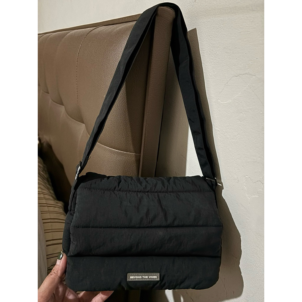 Beyond the vines poofy bag black