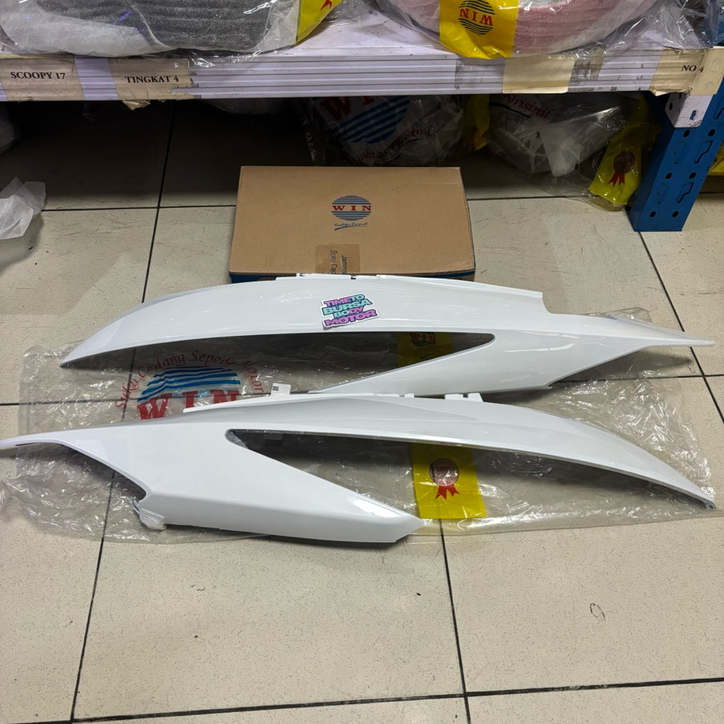 WIN - Cover Body Samping Vario 110 Karbu Warna Putih