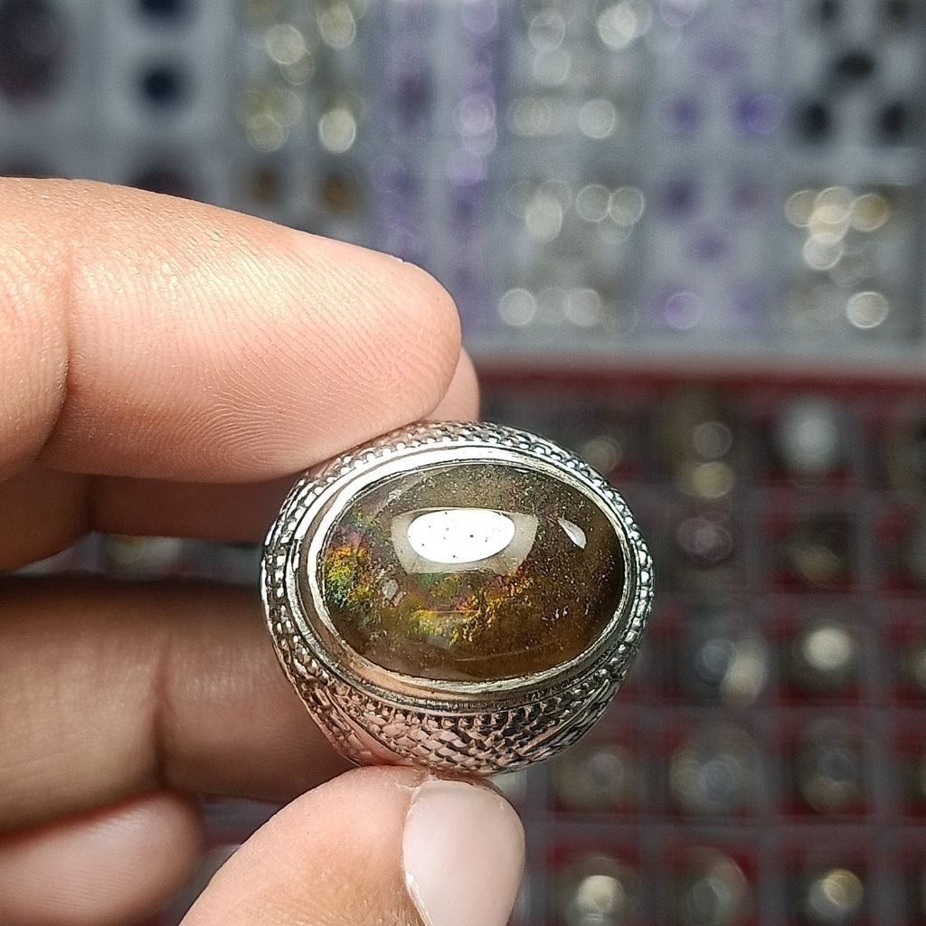 cincin batu kecubung pelangi Kalimantan
