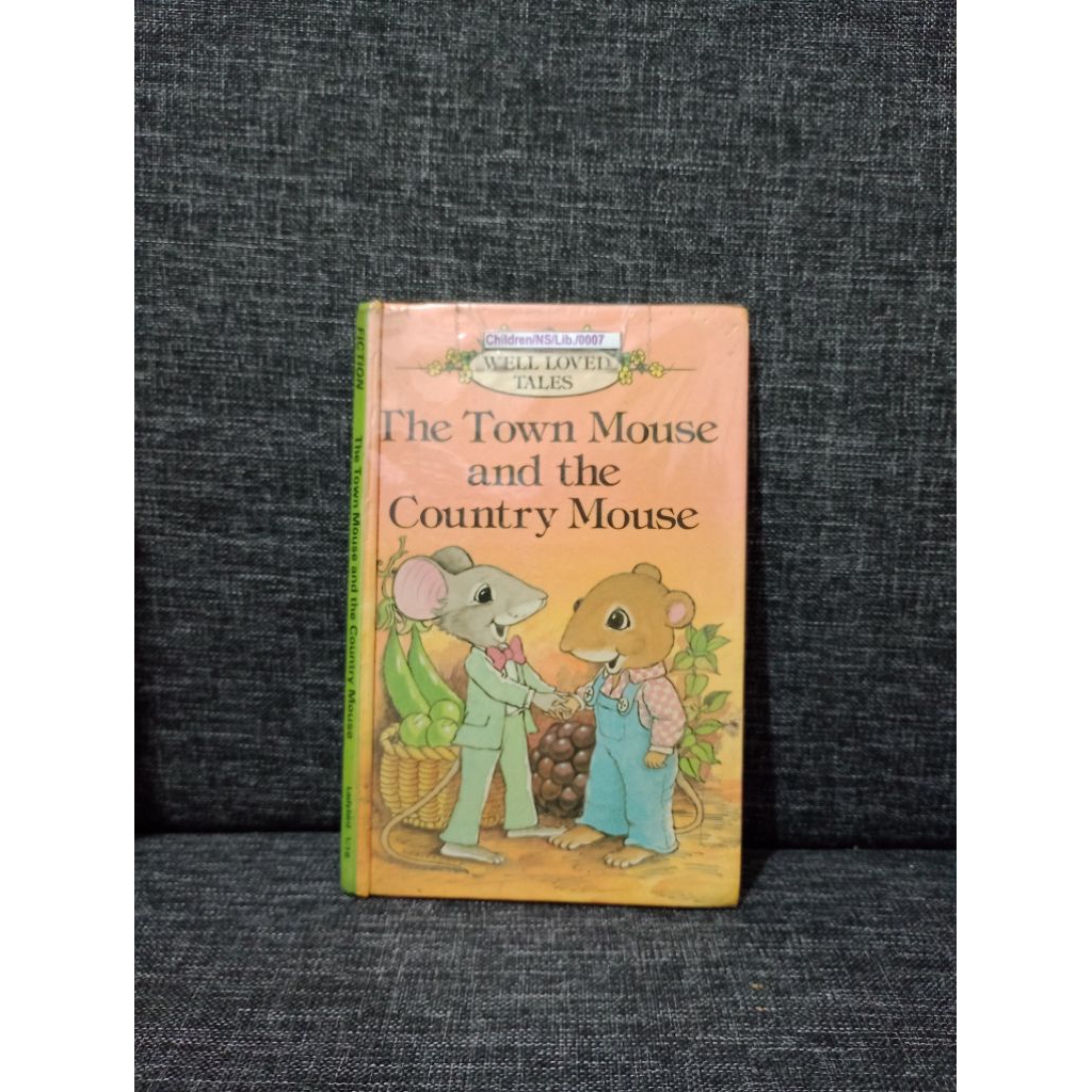 buku cerita the town mouse and the country mouse