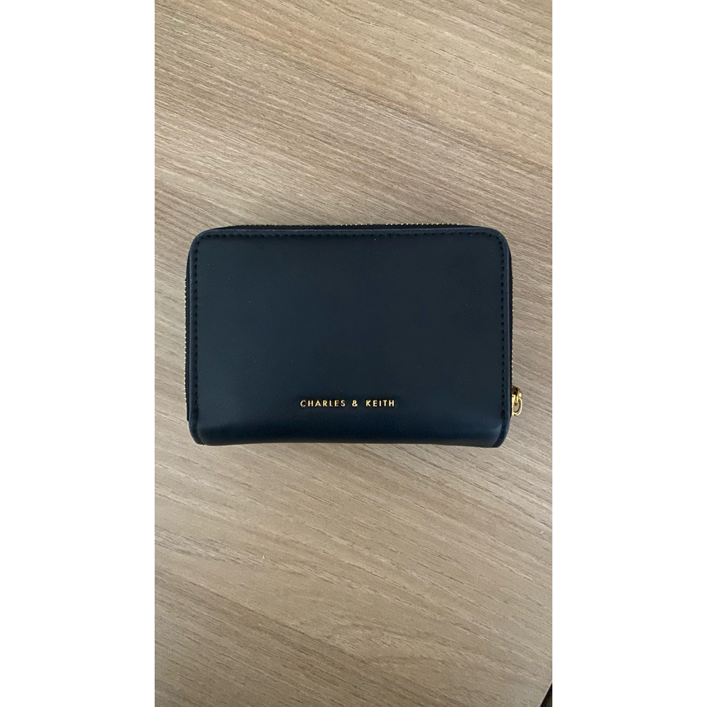 [Preloved] dompet charles & keith metallic accent osiris black
