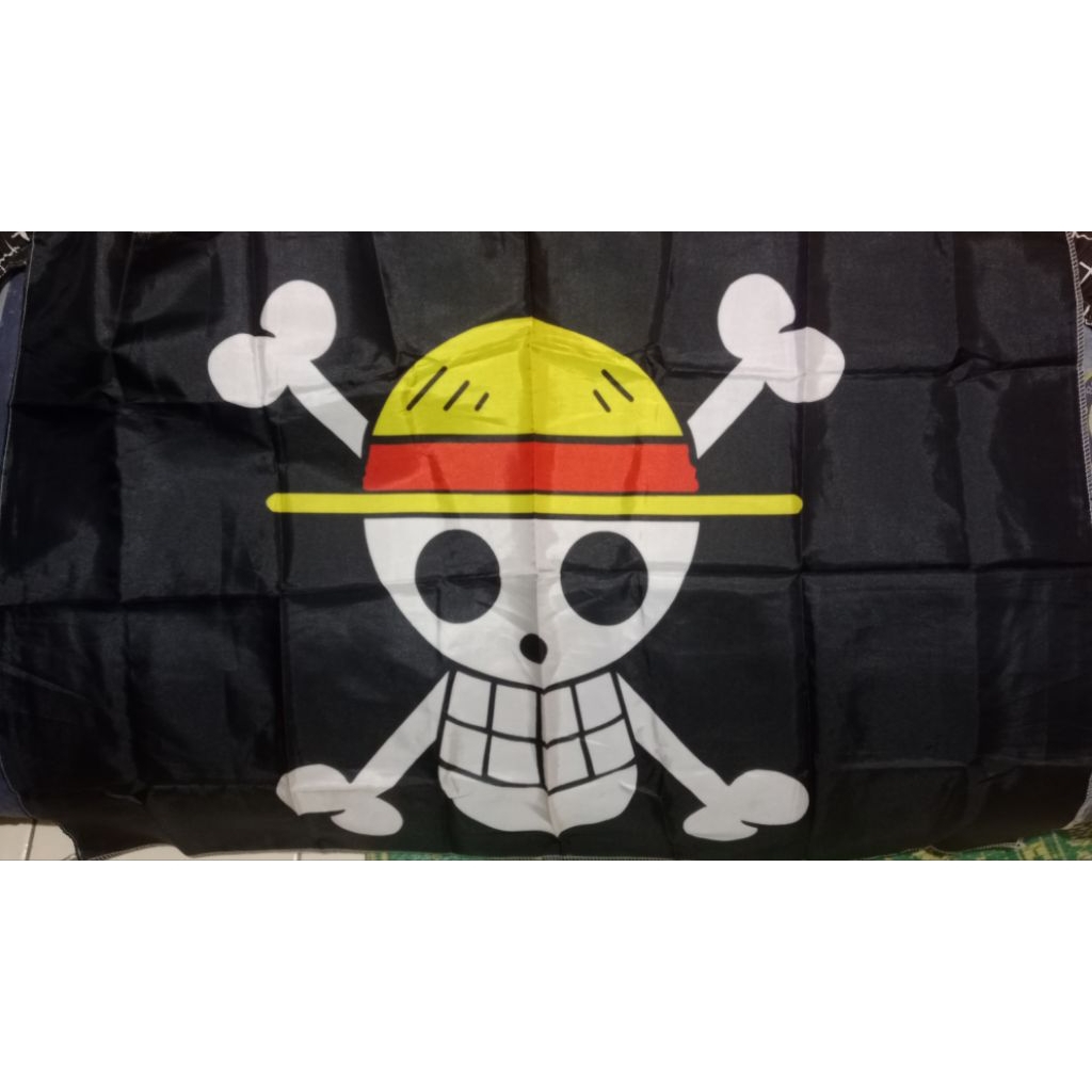 bendera one piece besar sedang kecil