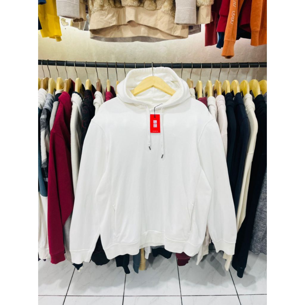 hodie uniqlo pullover saku samping basic putih ( L )